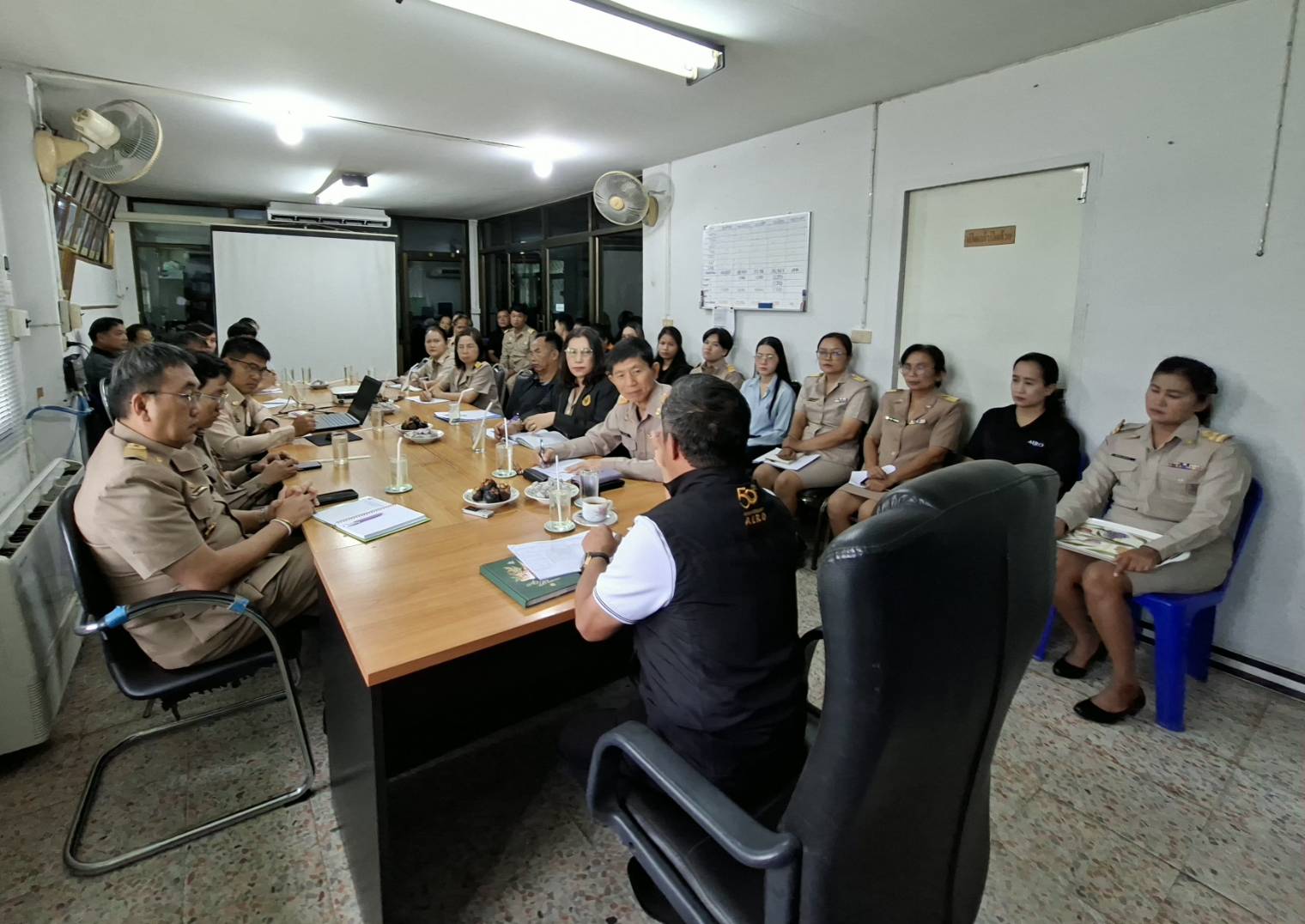 title - ผู้ตรวจราชการ ส.ป.ก. ประชุมตรวจติดตามความก้าวหน้าผลการดำเนินงานตามแผนการตรวจราชการของ สำนักงานการปฏิรูปที่ดินเพื่อเกษตรกรรม ประจำปีงบประมาณ พ.ศ. 2569 รอบที่ 2  เขตตรวจราชการที่ 13 จังหวัดชัยภูมิ